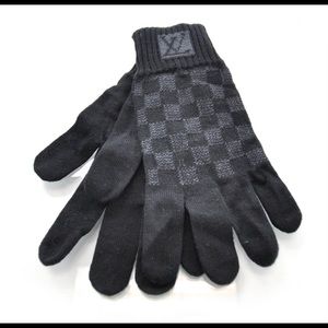 SOLD** -- Louis Vuitton Petitt Damier Gloves AUTHENTIC